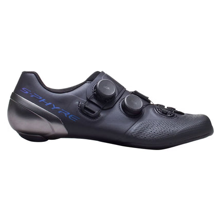 A Shimano RC902 S-Phyre road cycling shoe in black